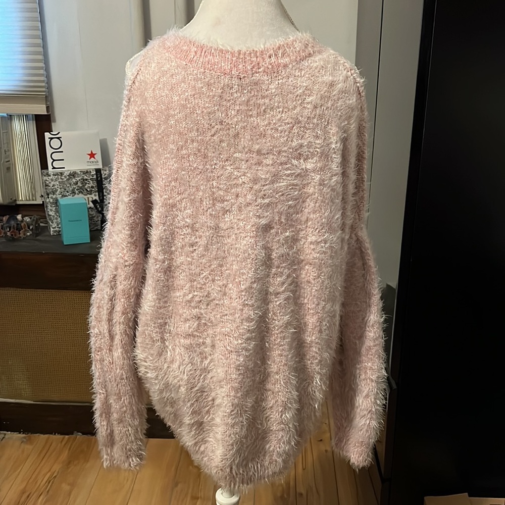 Express pink fuzzy heavyweight high low sweater with cold shoulder openings - Picture 4 of 4